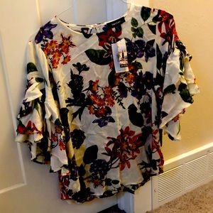 Karen Kane ruffle sleeve top size small